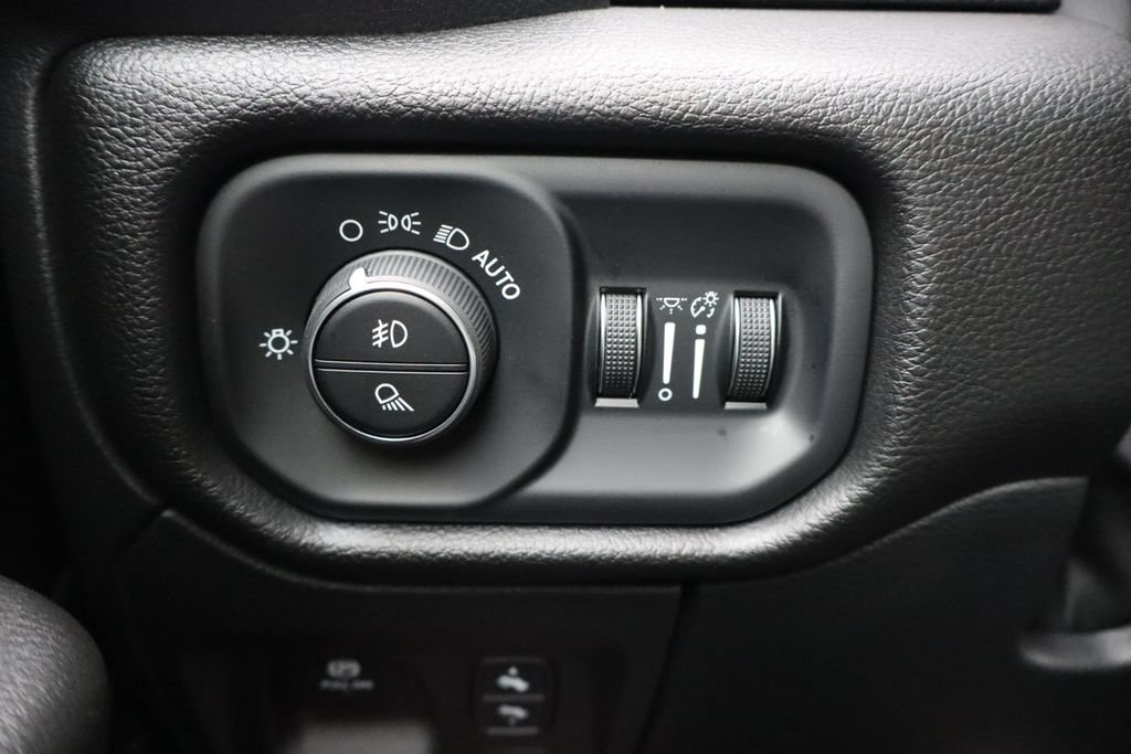 Used 2025 RAM 1500 Big Horn AWD/4WD image 15