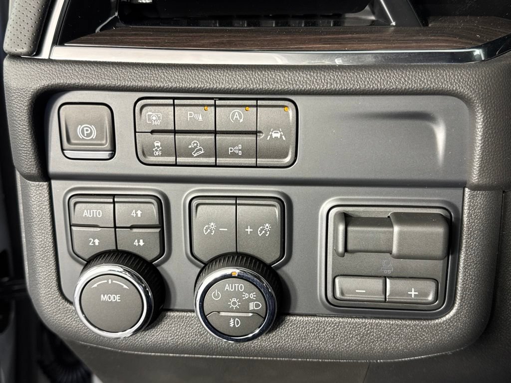New 2026 Chevrolet Tahoe Premier w/ Sun And Tow Package AWD/4WD image 19