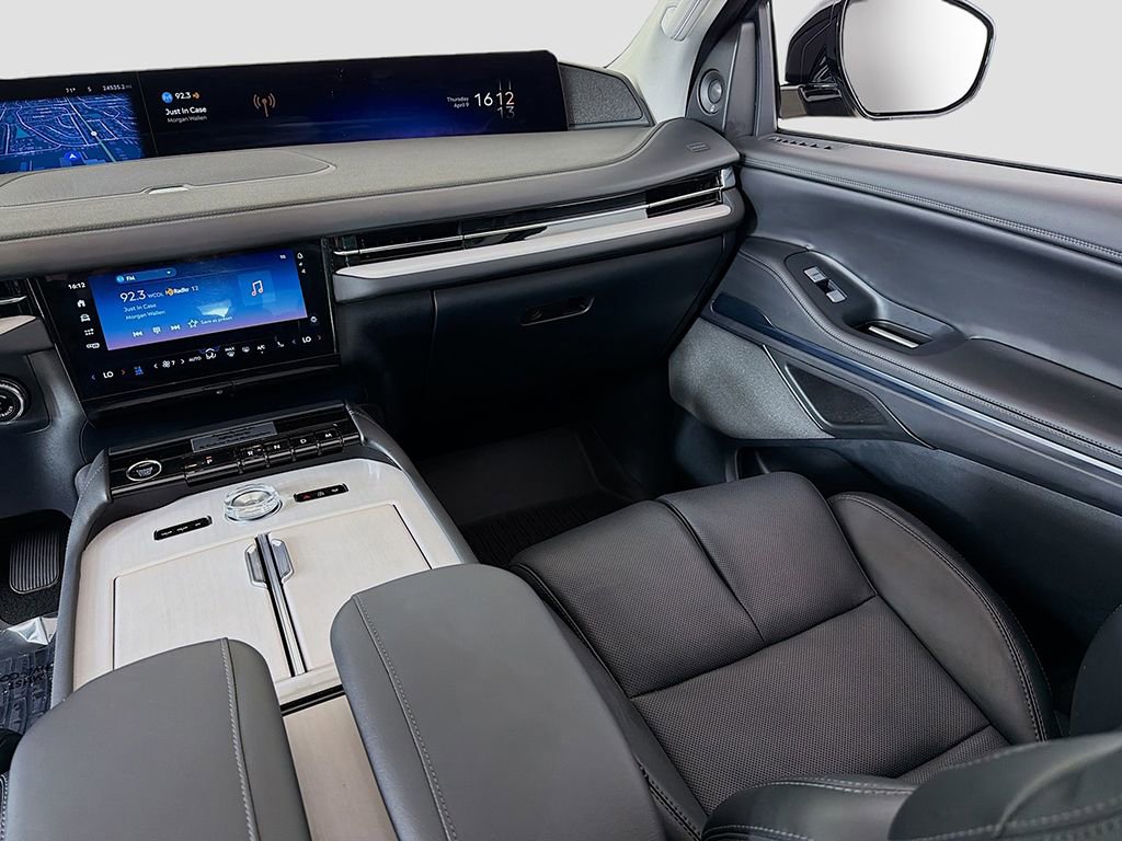 Used 2025 Lincoln Navigator Reserve image 37