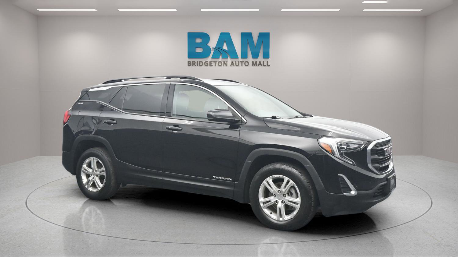 Used 2020 GMC Terrain SLE w/ Driver Convenience Package image 1