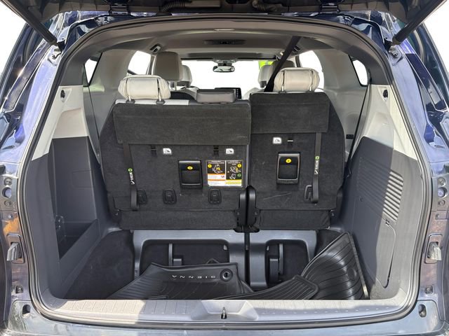 Used 2021 Toyota Sienna XSE FWD image 12