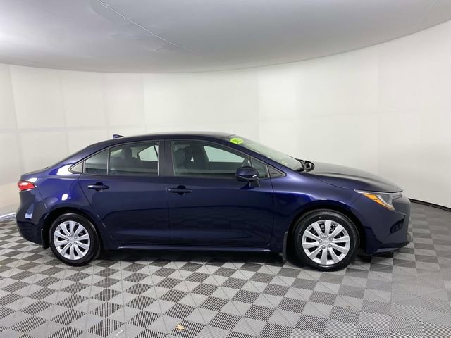 Used 2022 Toyota Corolla LE image 10