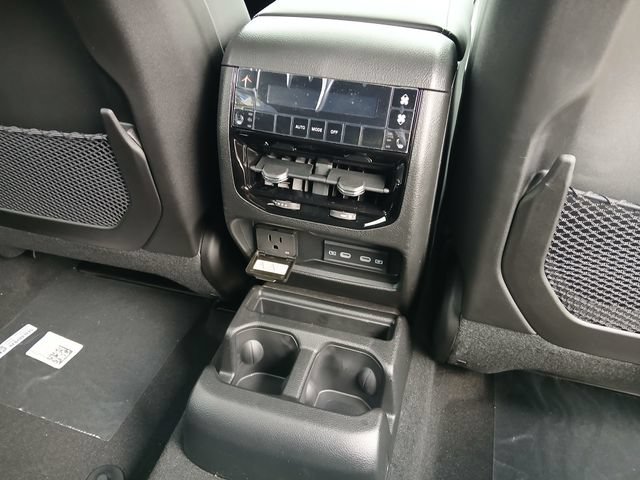 New 2026 Jeep Grand Cherokee L Limited w/ Luxury Tech Group II AWD/4WD image 25