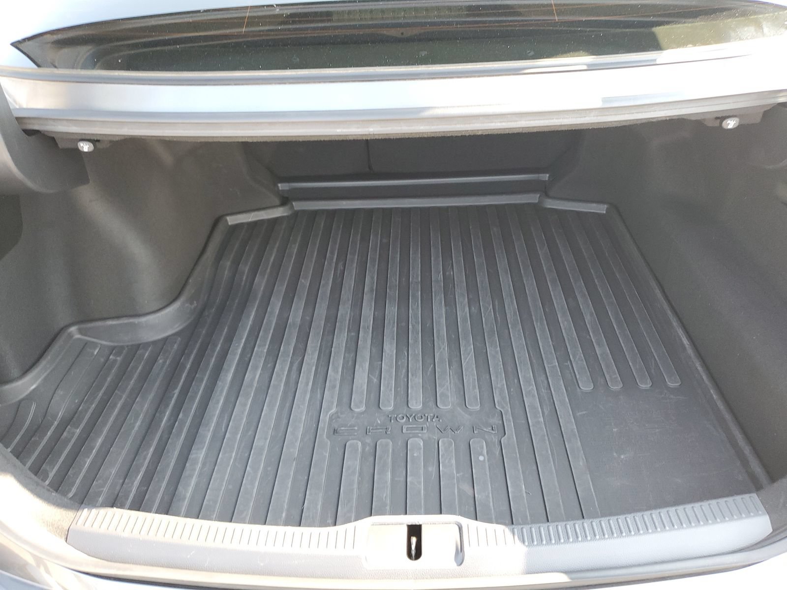 Certified 2023 Toyota Crown AWD/4WD image 9