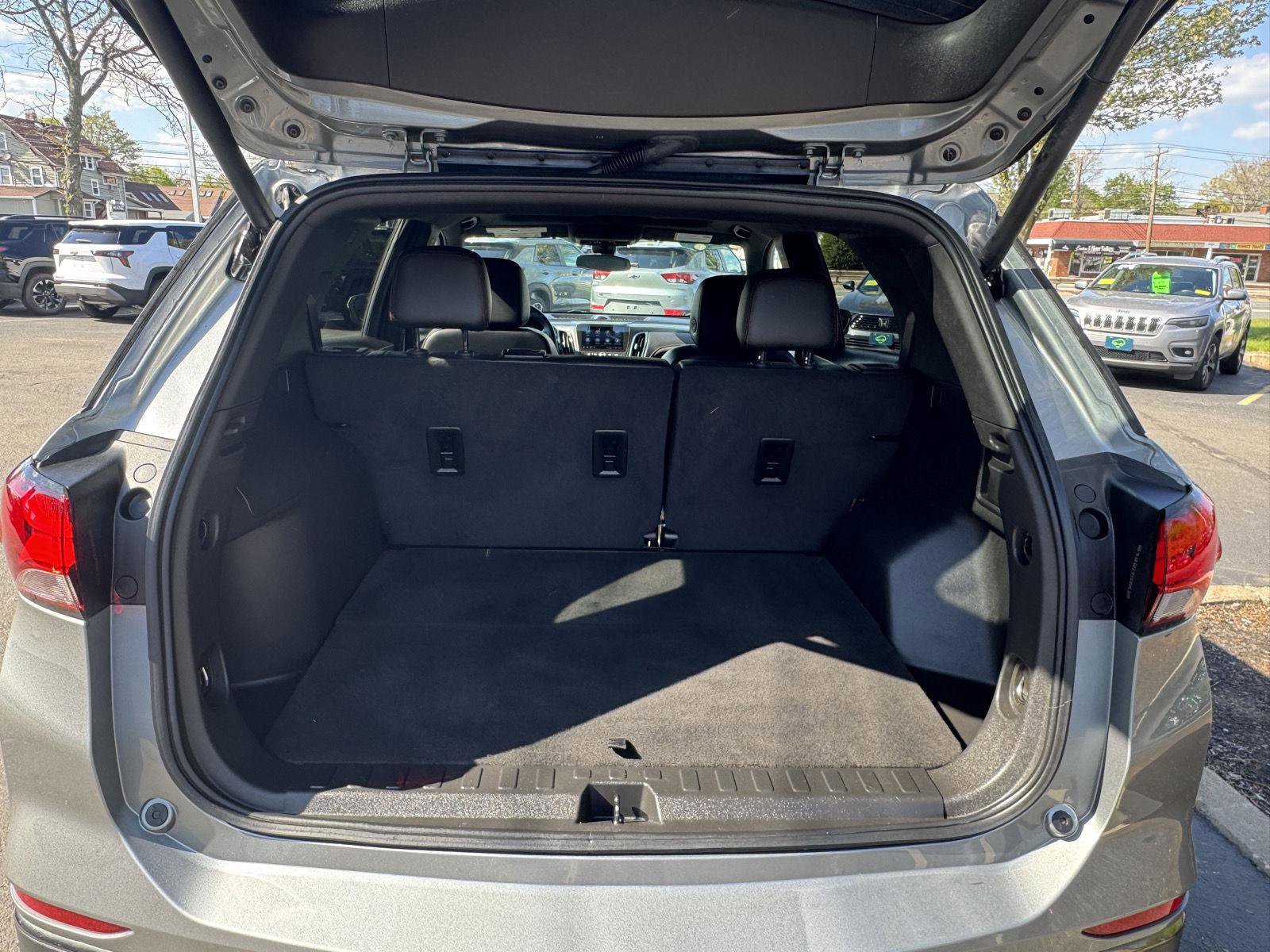 Certified 2023 Chevrolet Equinox RS w/ RS Leather Package AWD/4WD image 10