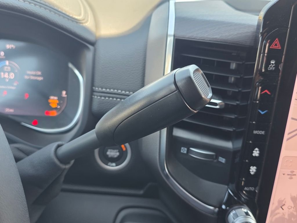 New 2026 RAM 3500 Laramie AWD/4WD image 18