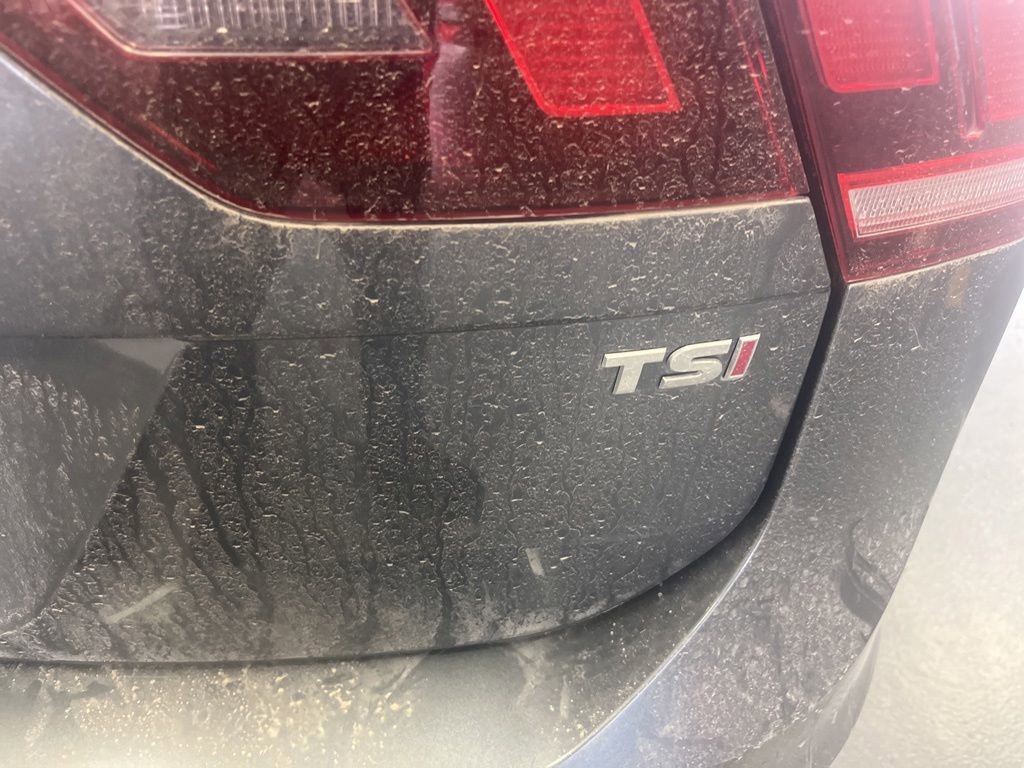 Used 2018 Volkswagen Tiguan SE FWD image 9
