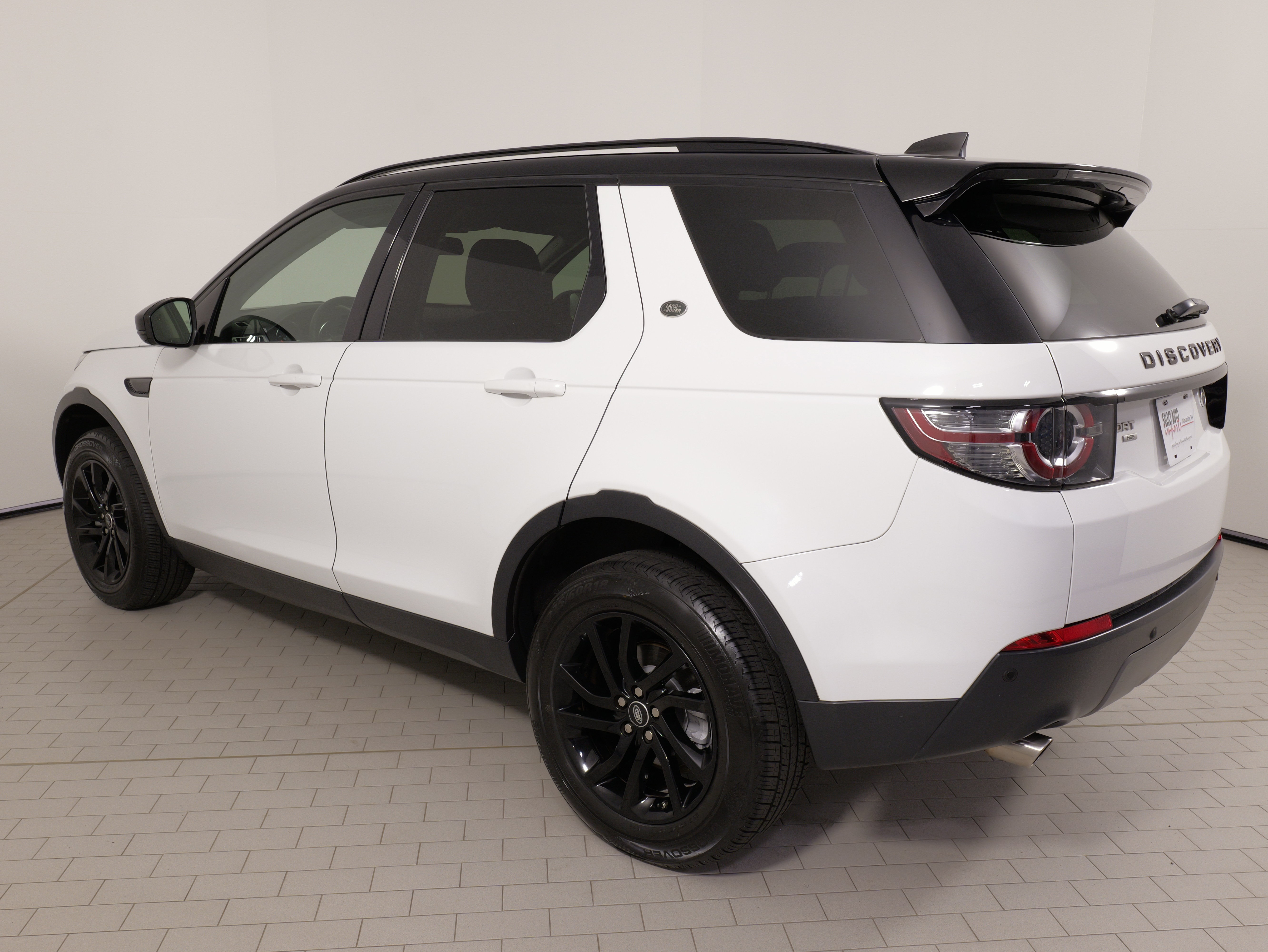 Used 2018 Land Rover Discovery Sport HSE AWD/4WD image 14