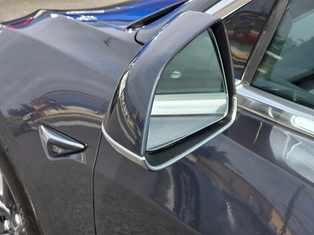 Used 2018 Tesla Model 3 Long Range RWD image 12