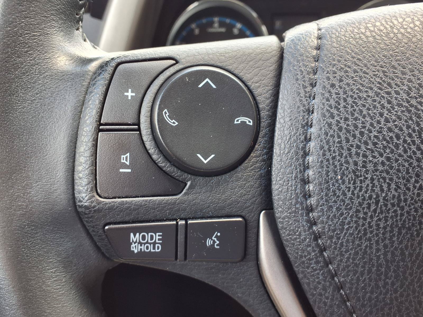 Used 2017 Toyota RAV4 Limited FWD image 15