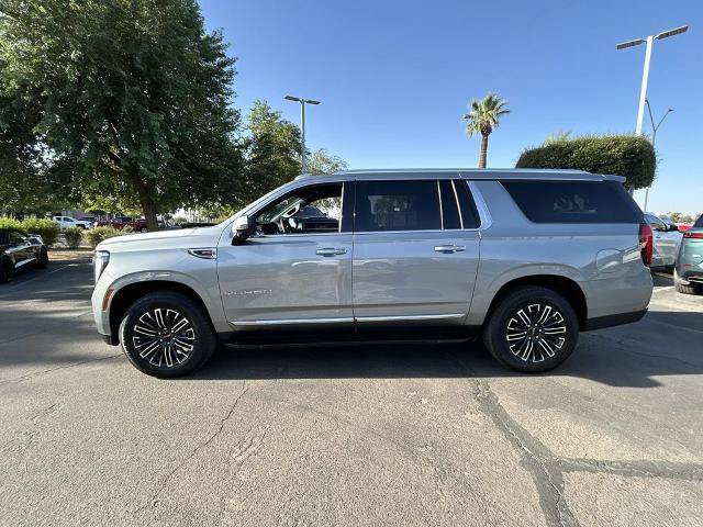 Used 2025 GMC Yukon XL Elevation AWD/4WD image 4