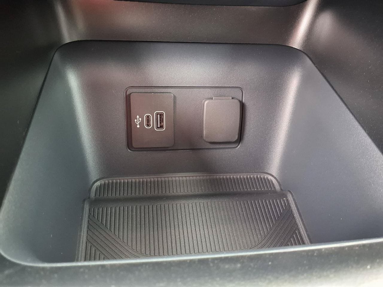 New 2026 Ford Explorer Active RWD image 11