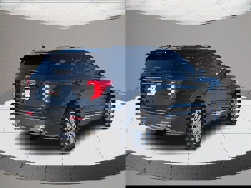 Used 2021 Ford Explorer Limited w/ Equipment Group 301A image 3