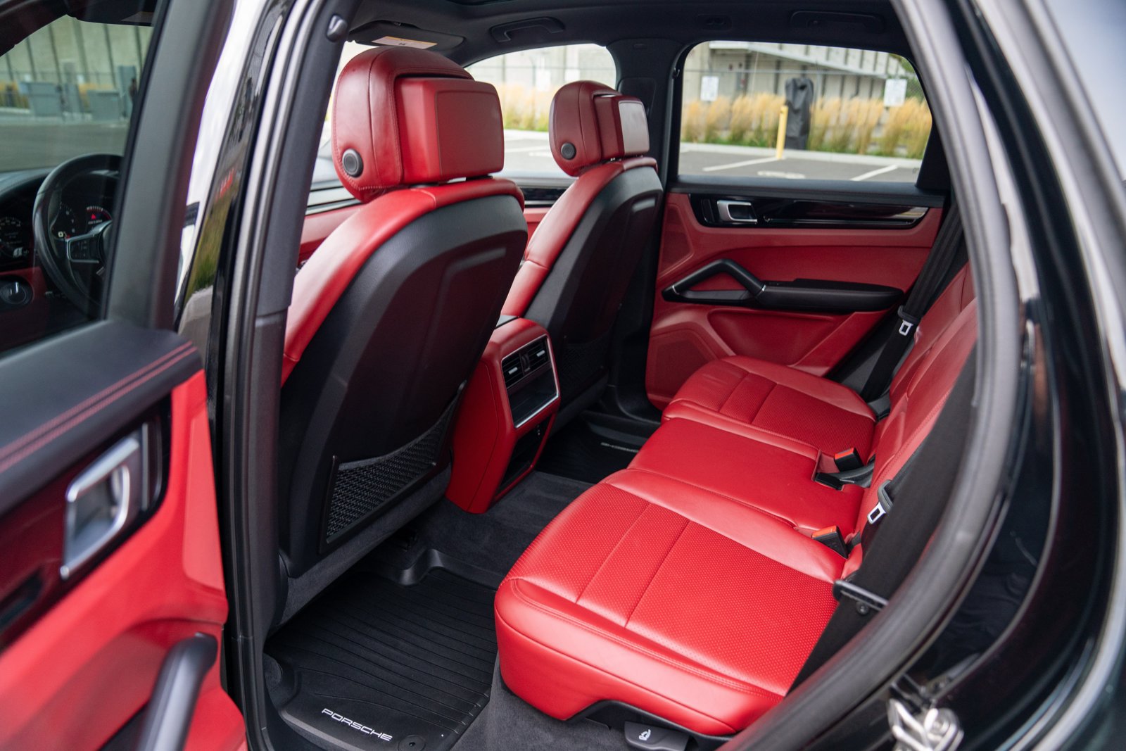 Certified 2023 Porsche Cayenne AWD/4WD image 21