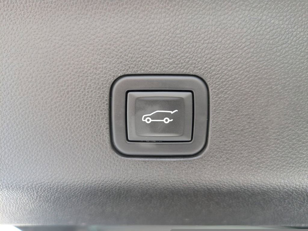 Used 2023 Cadillac Escalade Premium Luxury Platinum image 15