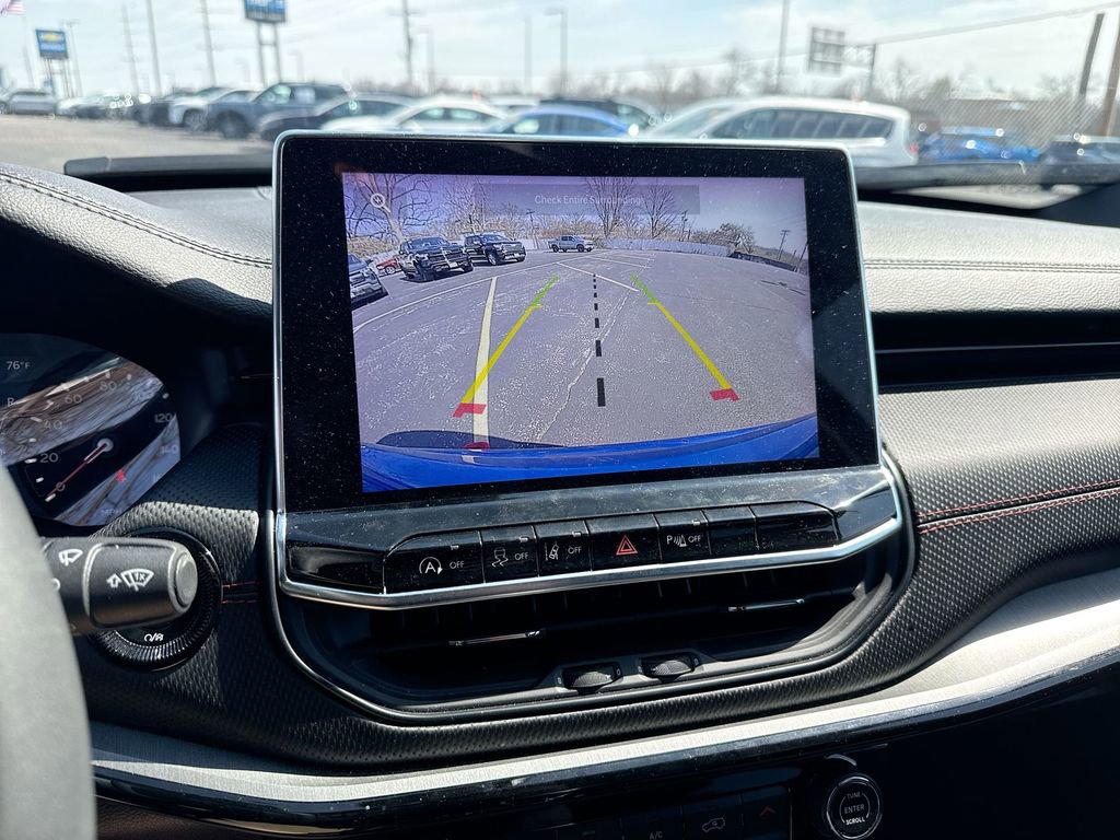 Used 2025 Jeep Compass Trailhawk image 17