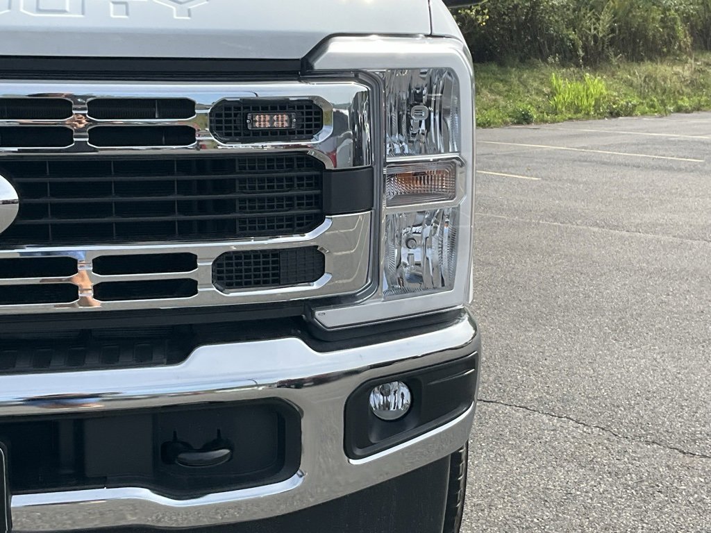 New 2026 Ford F350 XL w/ XL Chrome Package image 2