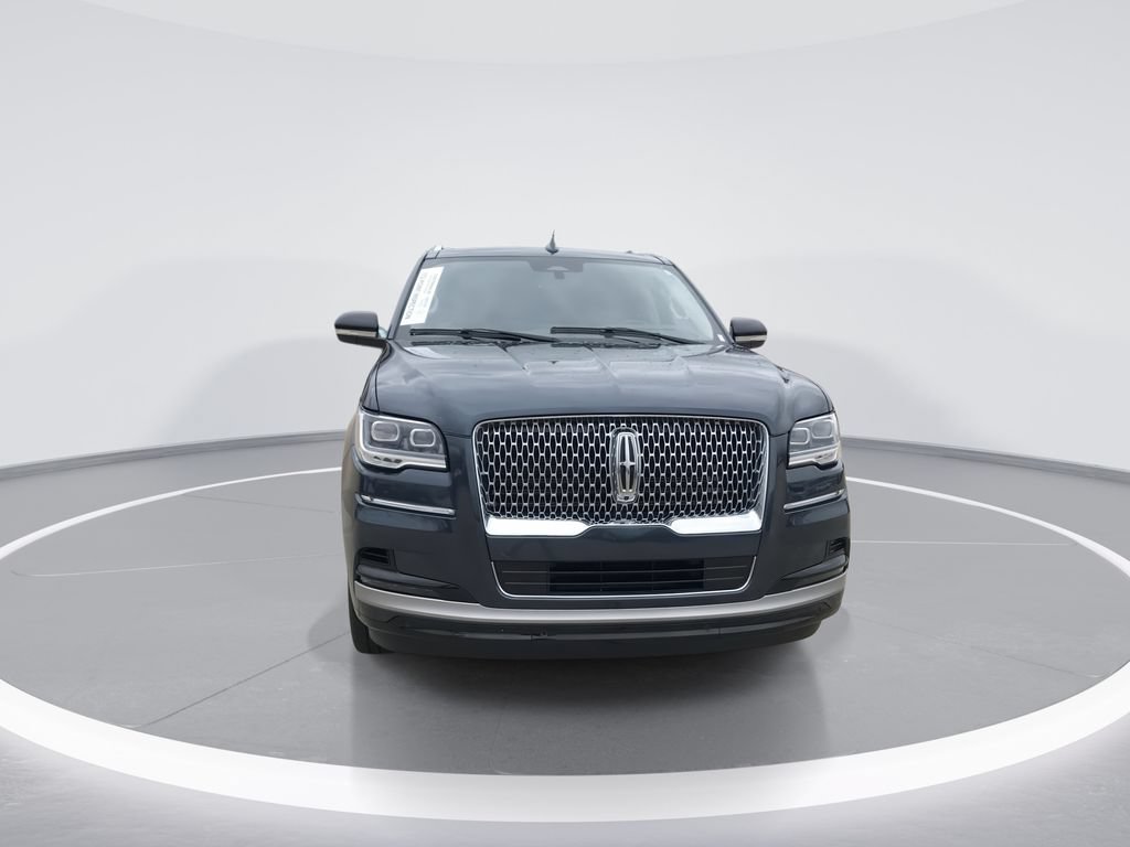 Used 2024 Lincoln Navigator Reserve AWD/4WD image 3