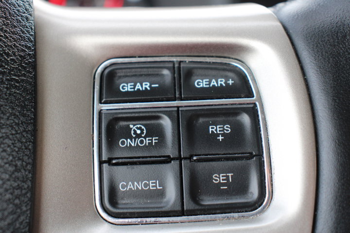 Used 2018 RAM 1500 Laramie image 28