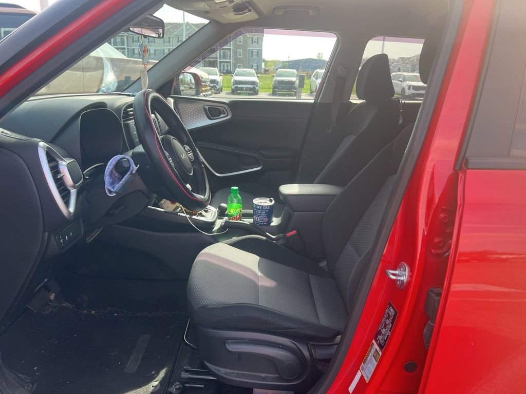 Used 2023 Kia Soul LX image 12
