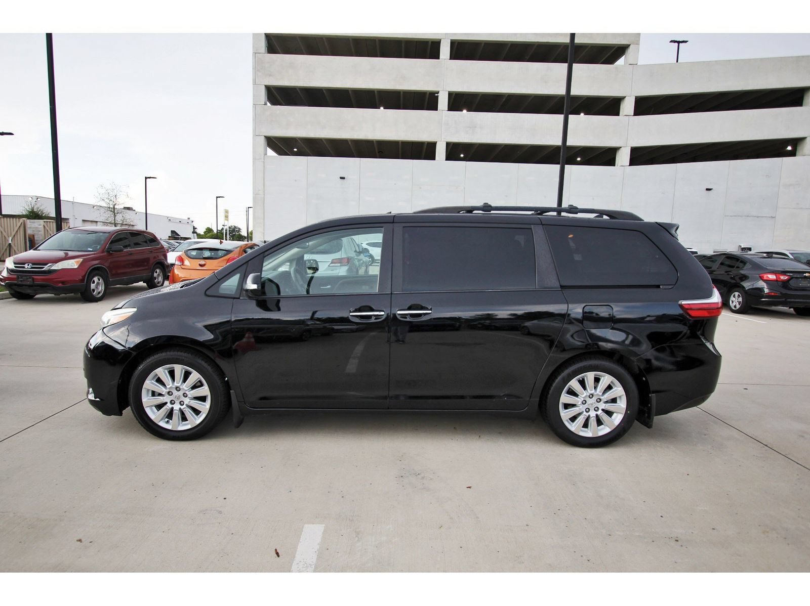 Used 2015 Toyota Sienna Limited Premium FWD image 5