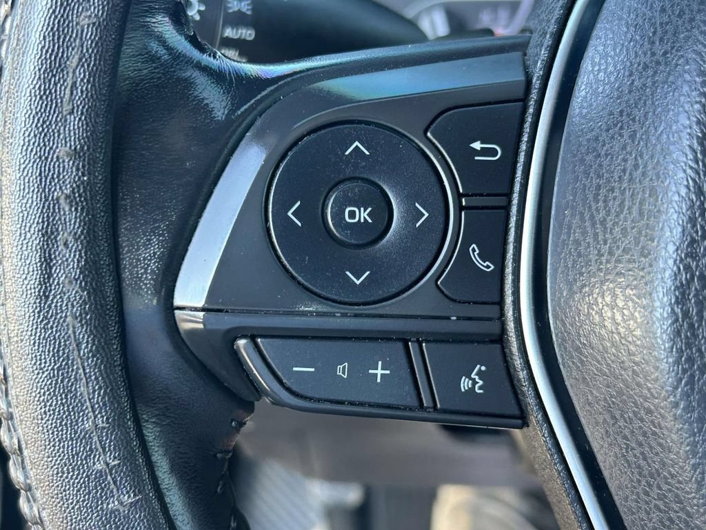 Used 2019 Toyota Camry SE w/ Convenience Package FWD image 24