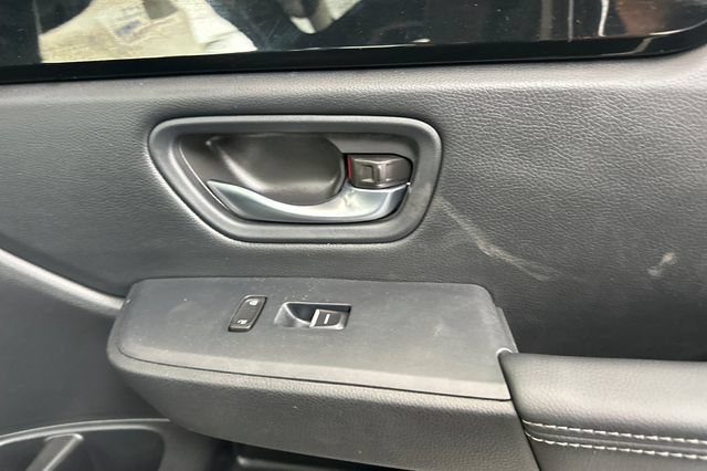 Used 2025 Honda Pilot Touring image 19