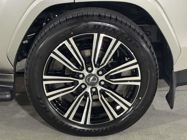New 2026 Lexus LX 600 4WD w/ Luxury Package image 12