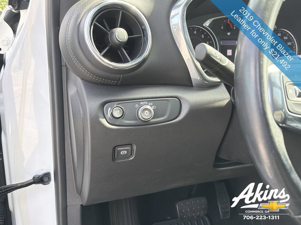 Certified 2019 Chevrolet Blazer LT w/ Sun and Wheels Package FWD image 15