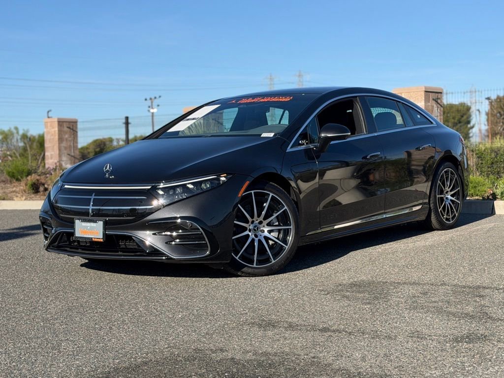 Used 2025 Mercedes-Benz EQS 580 4MATIC Sedan image 2