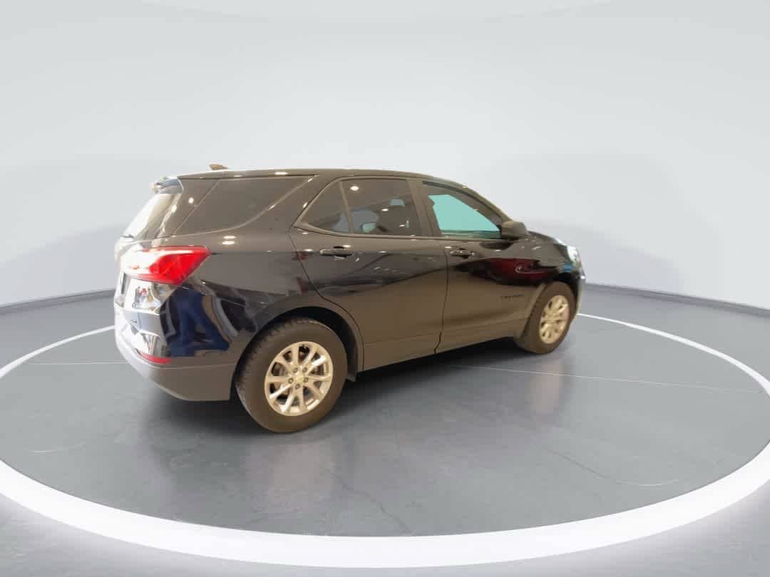 Used 2021 Chevrolet Equinox LS w/ LPO, Blackout Package AWD/4WD image 8