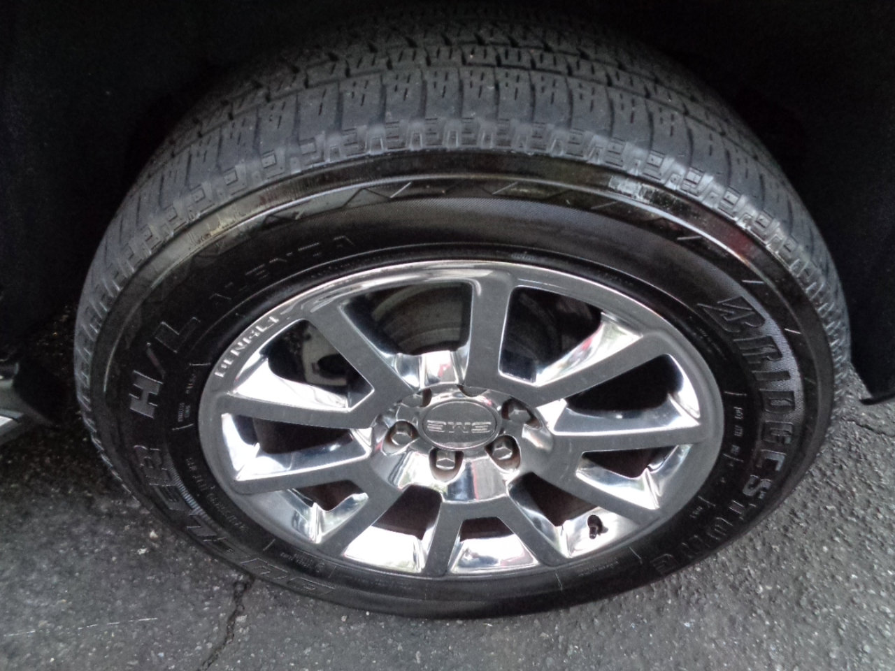 Used 2015 GMC Yukon Denali w/ Touring Package image 32