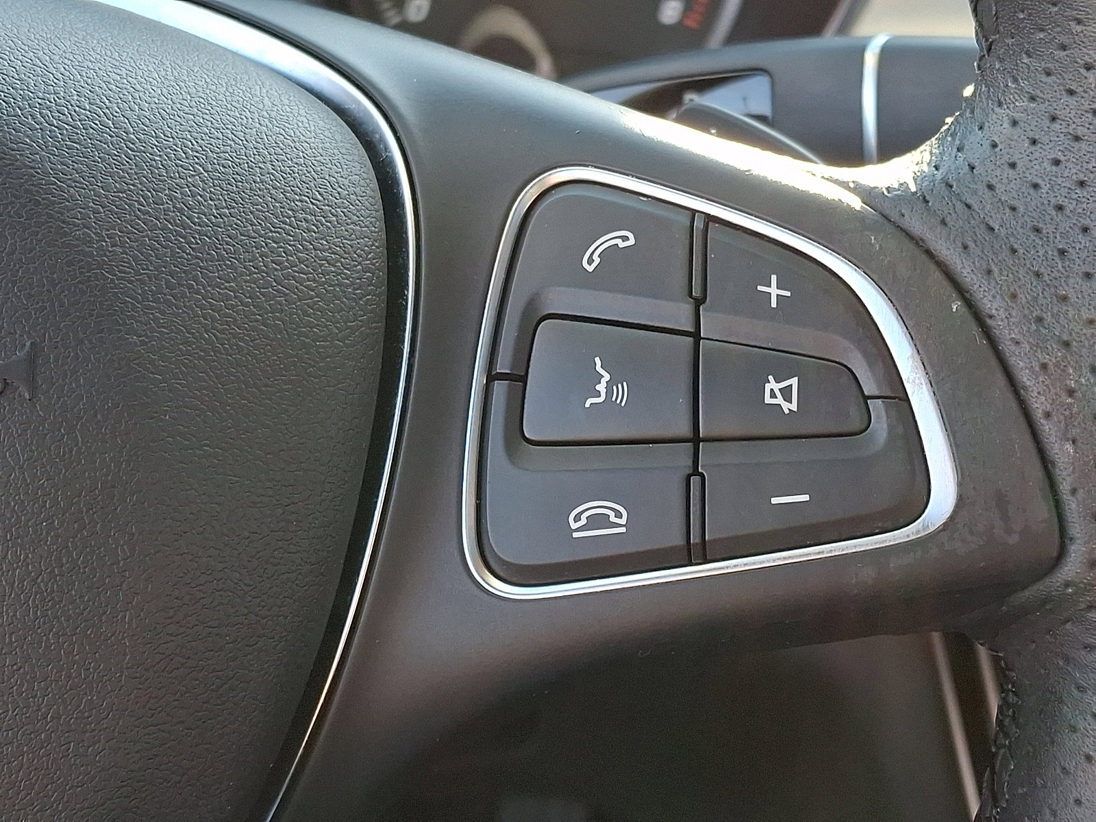 Used 2018 Mercedes-Benz C 300 4MATIC Sedan image 22