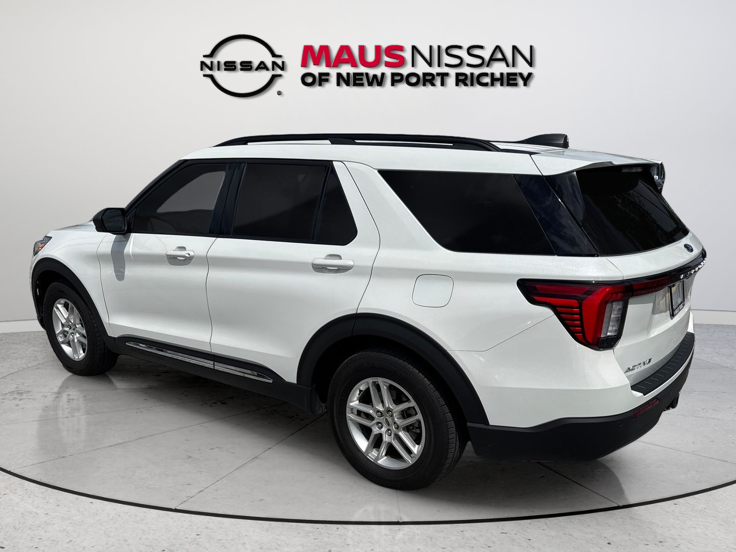 Used 2025 Ford Explorer Active RWD image 8