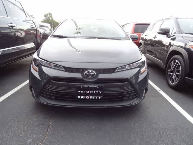 Used 2025 Toyota Corolla LE w/ LE Premium Package FWD image 2