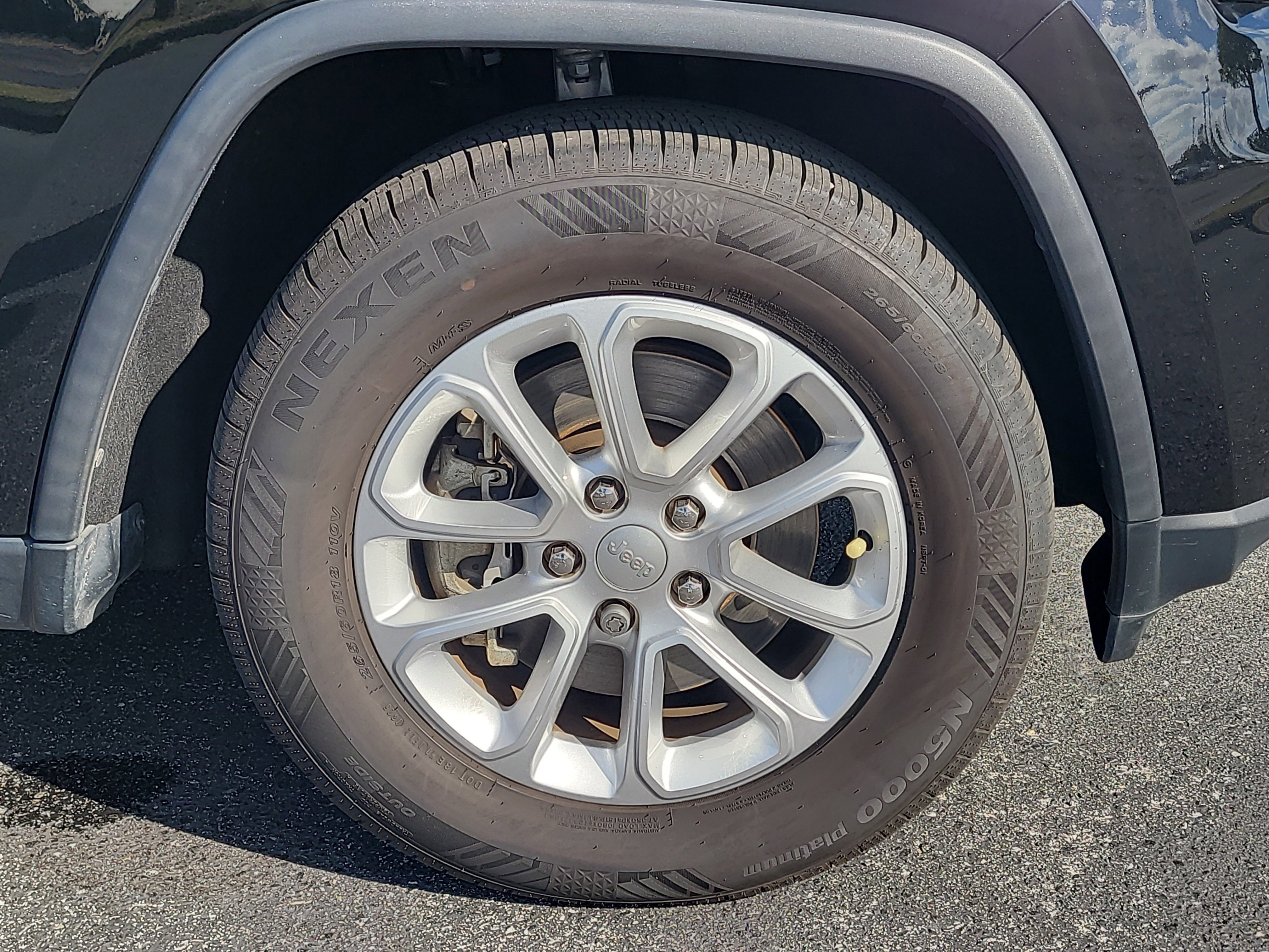 Used 2021 Jeep Grand Cherokee Laredo image 10