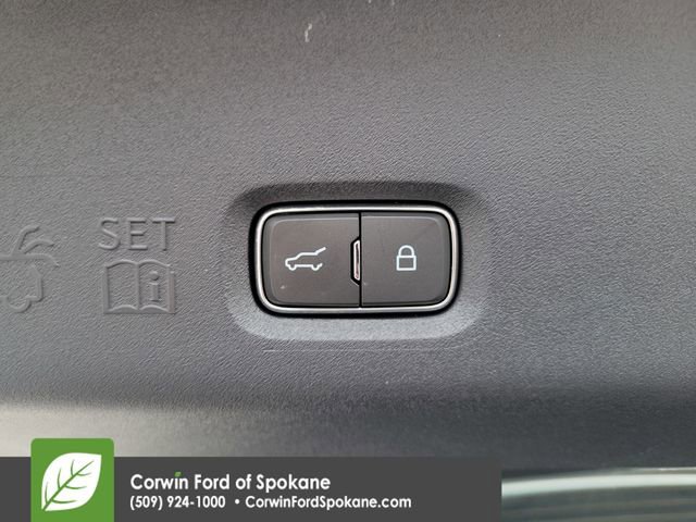 Certified 2025 Ford Expedition Active AWD/4WD image 26