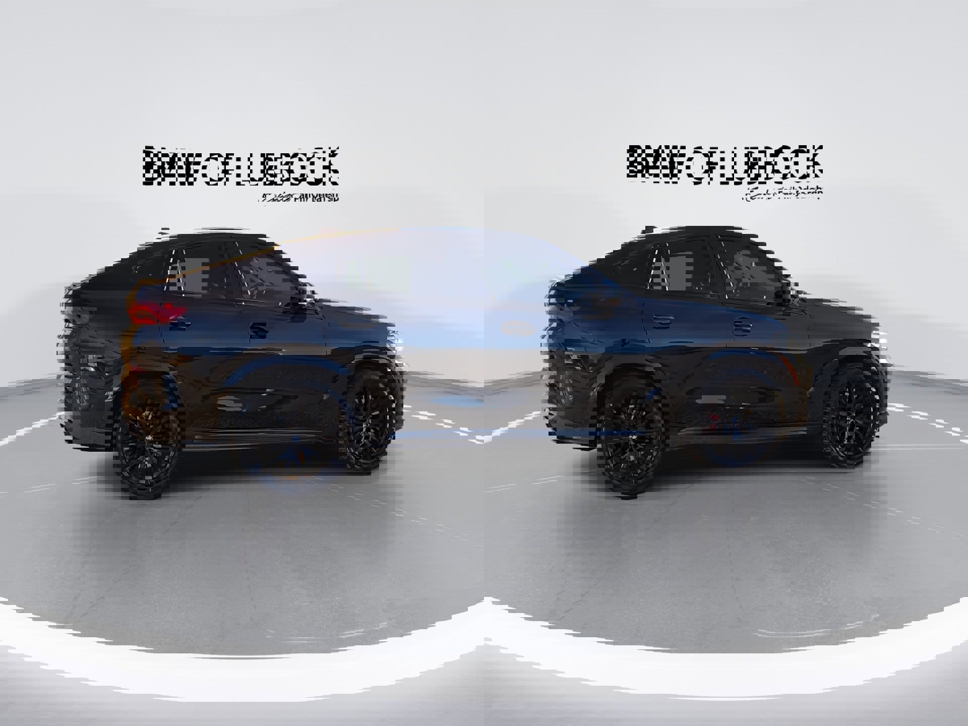 Used 2022 BMW X6 xDrive40i w/ M Sport Package image 9