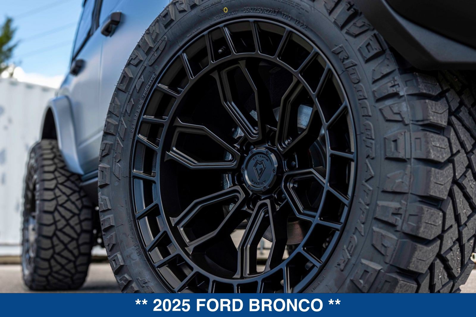 Used 2025 Ford Bronco Badlands AWD/4WD image 29