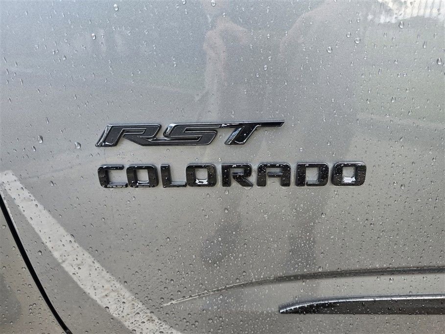 Used 2020 Chevrolet Colorado LT w/ Colorado RST Special Edition RWD image 17