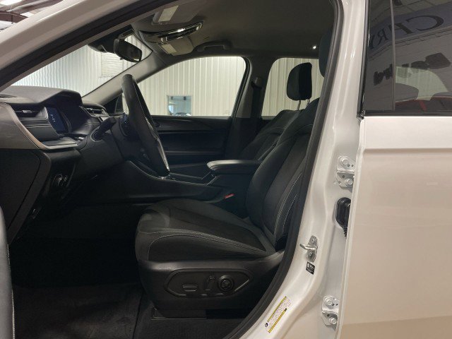 Used 2024 Jeep Grand Cherokee Laredo image 14