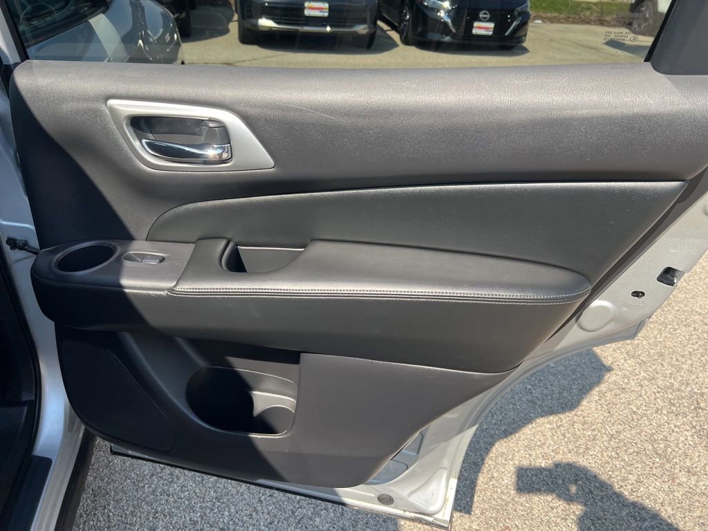 Used 2018 Nissan Pathfinder SV w/ Cargo Package image 16