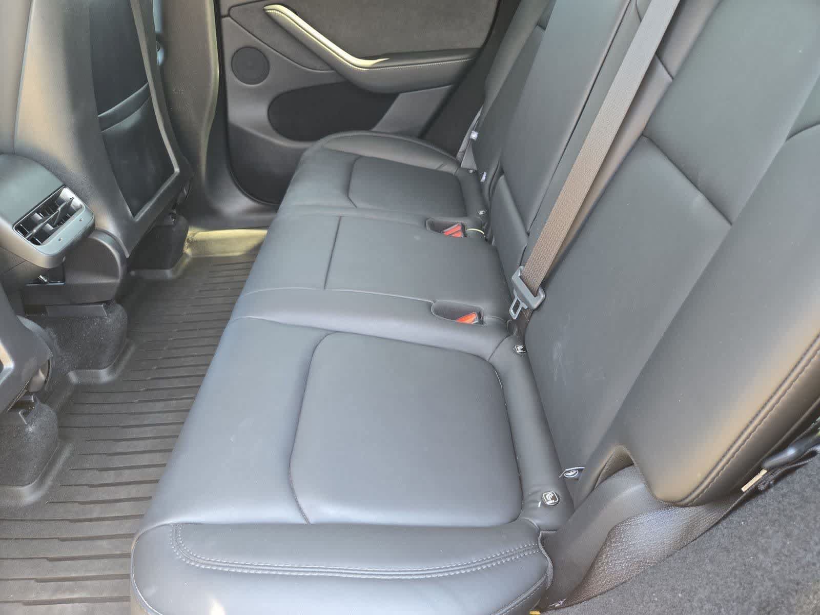 Used 2024 Tesla Model Y 2WD image 17