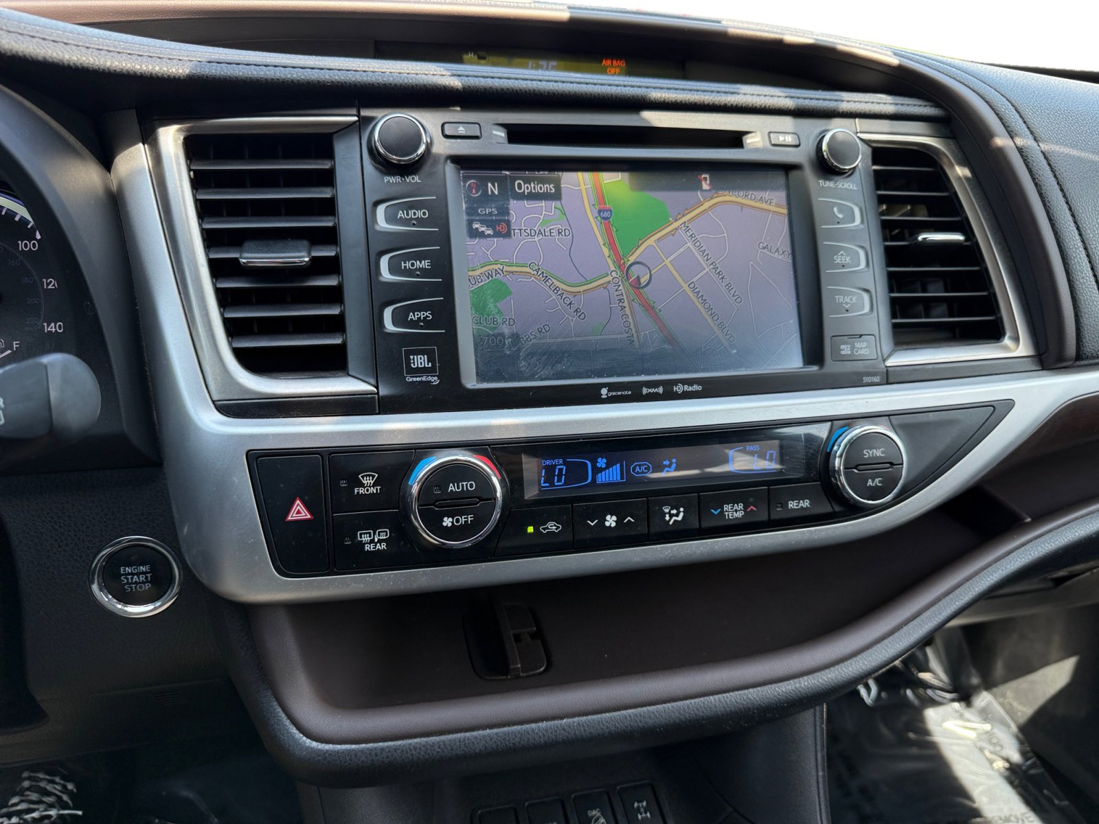 Used 2016 Toyota Highlander Limited image 12