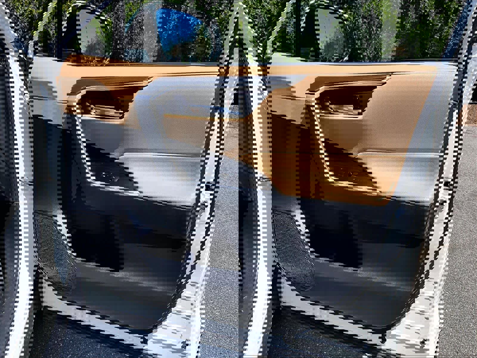 Used 2021 Toyota RAV4 XLE w/ Convenience Package AWD/4WD image 12