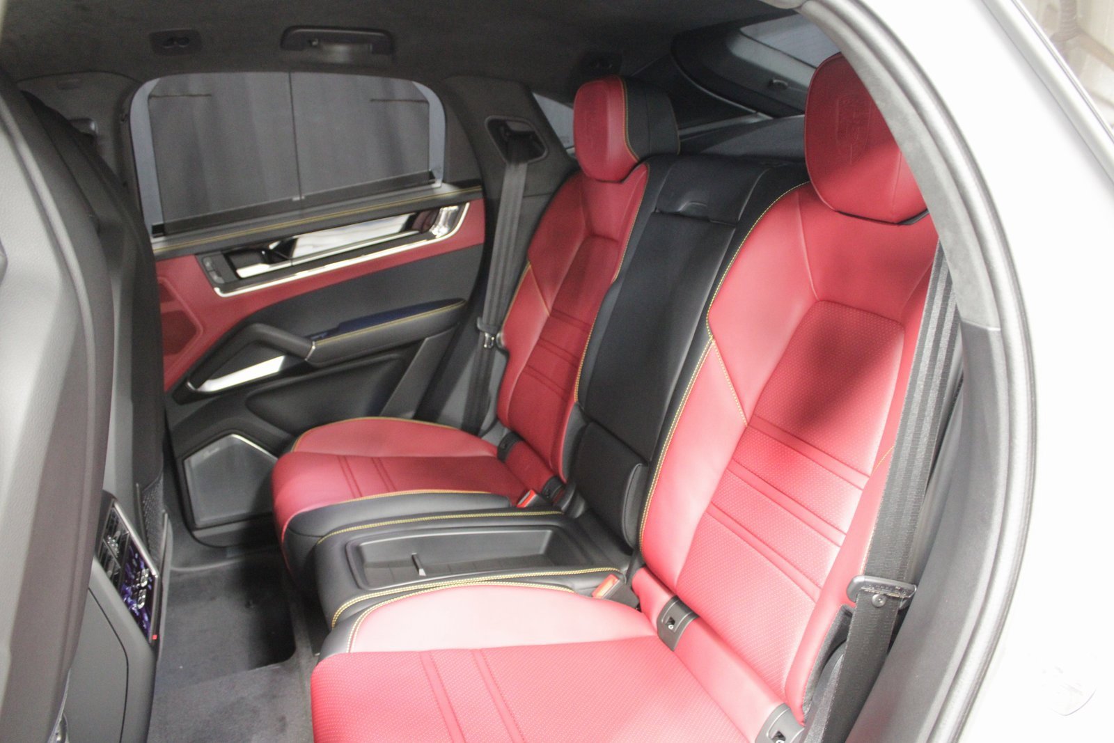 New 2025 Porsche Cayenne Turbo GT image 19