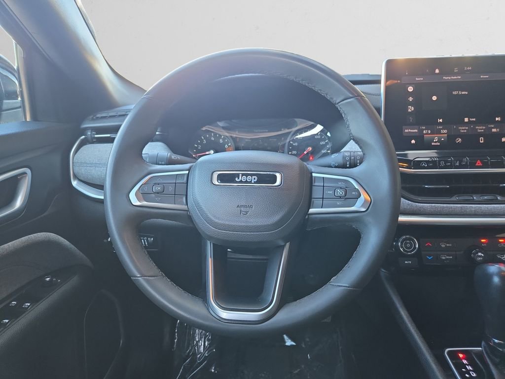 Used 2024 Jeep Compass Latitude image 13