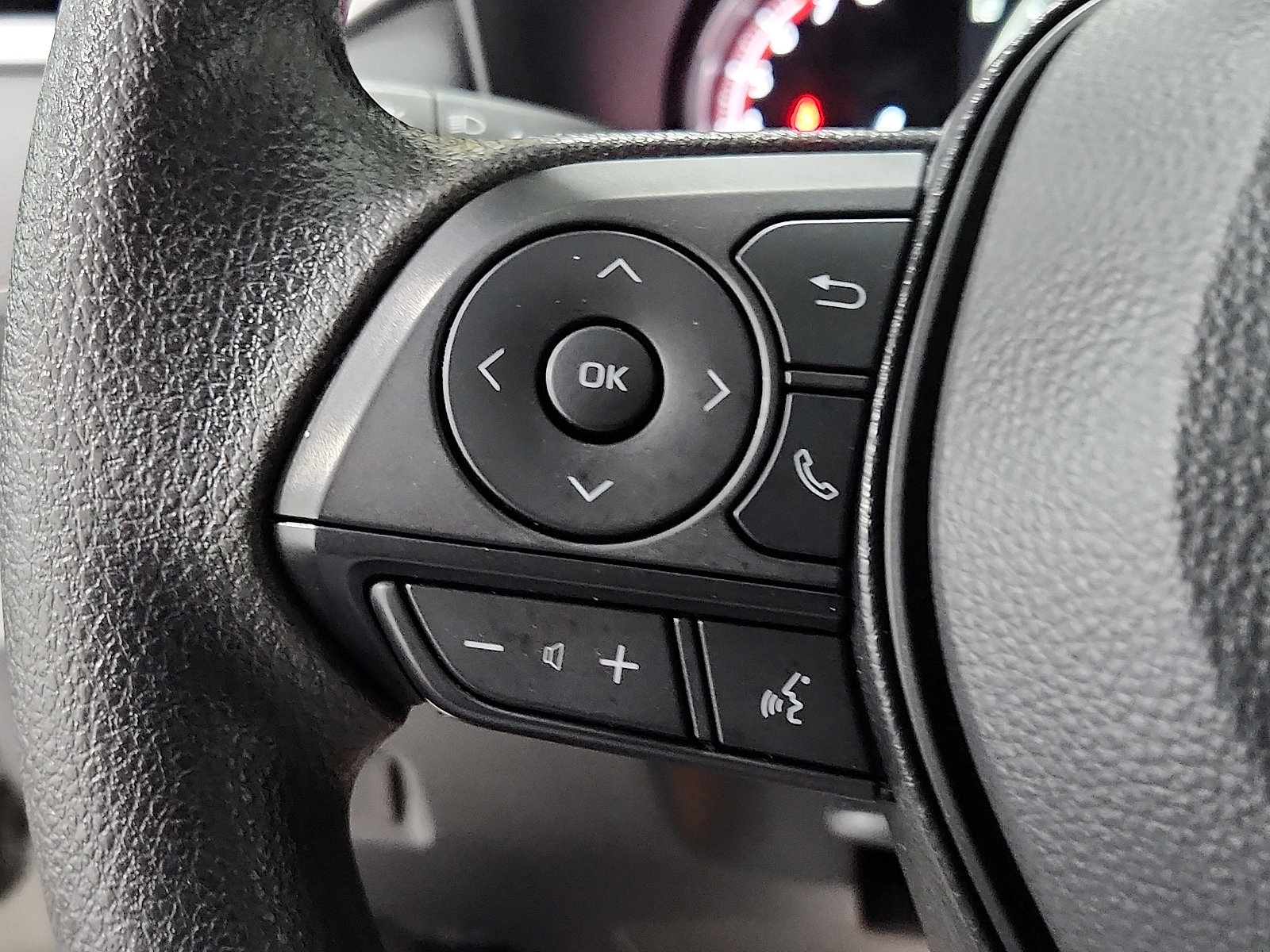 Certified 2025 Toyota RAV4 LE image 18