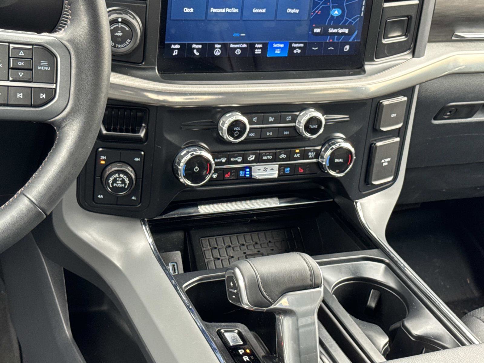 Used 2024 Ford F150 Lariat w/ Equipment Group 502A High image 4