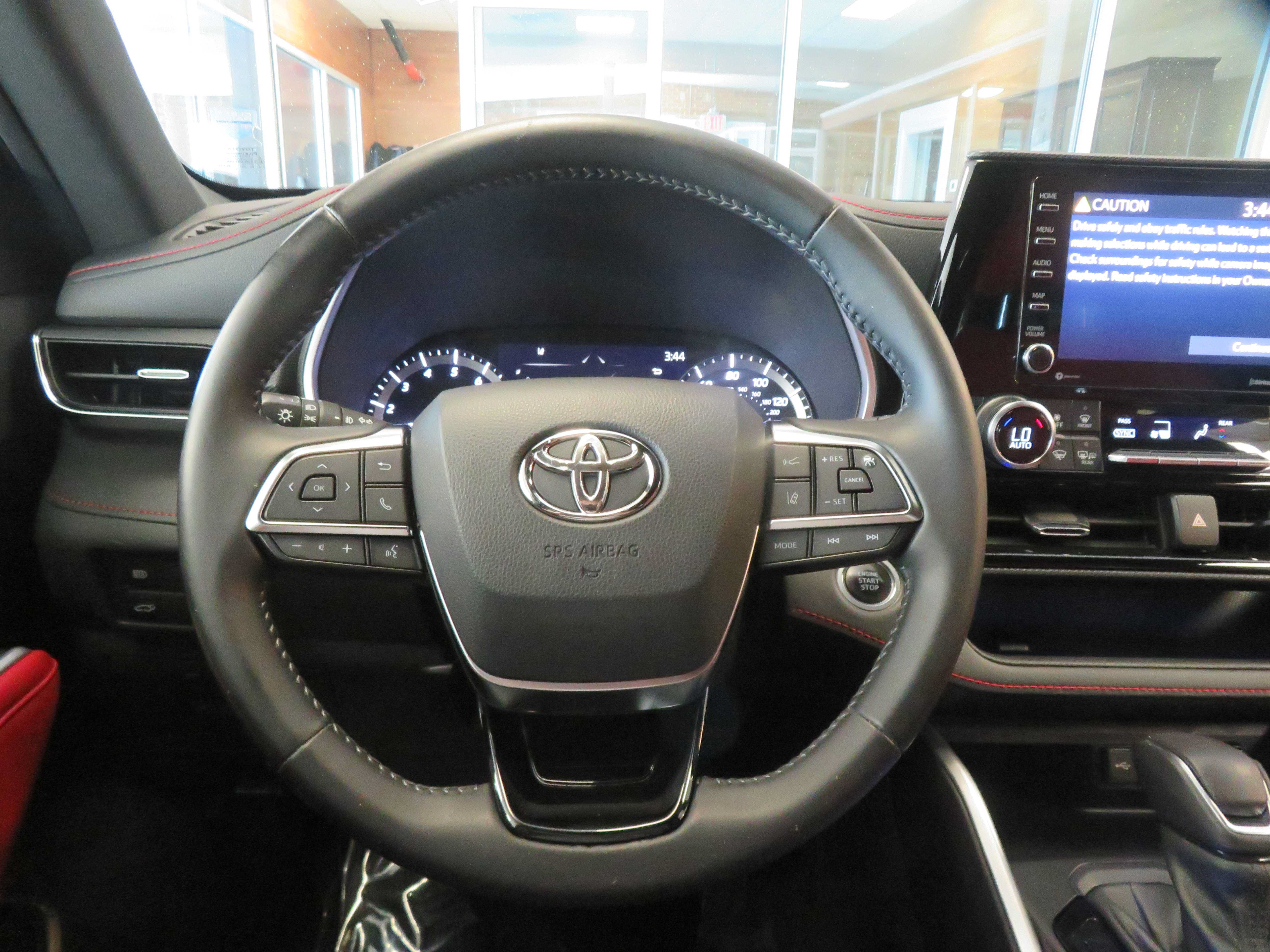 Used 2021 Toyota Highlander XSE AWD/4WD image 34